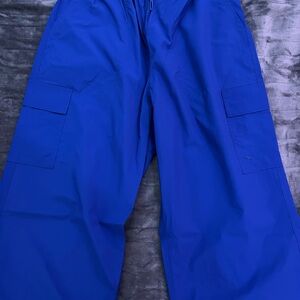Women’s Pink Royal Blue Cargo Pants with Multiple Pockets new with tags.
